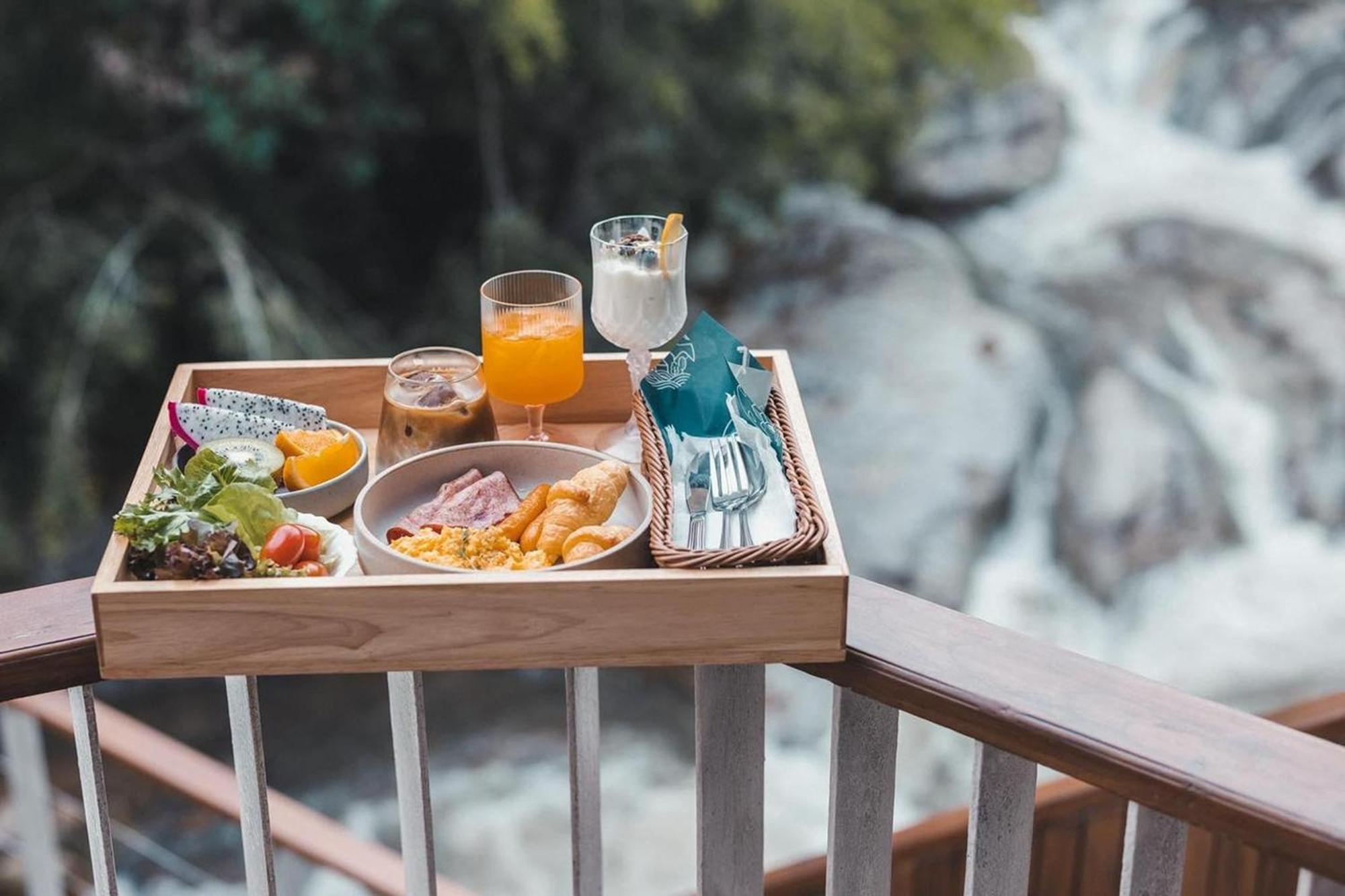 Taryn Tara Cafe And Stay Τσιάνγκ Μάι Εξωτερικό φωτογραφία